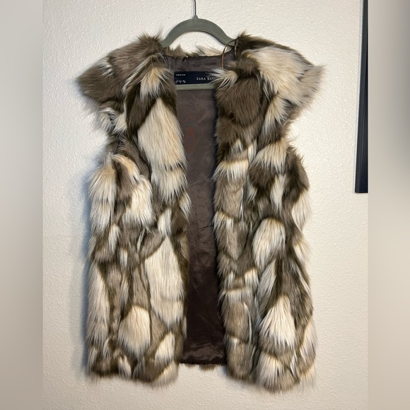 Zara Faux Fur Vest - Picture 3 of 5